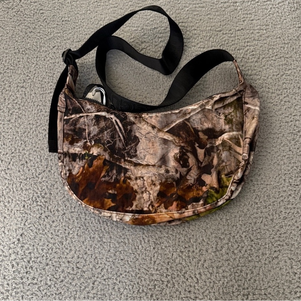 BAGGU Medium Crescent Bag - Photo Forest Pattern Crossbody Bag NWT - Picture 5 of 9